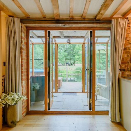 16Th Century Cartlodge With Private Hot Tub Diss Exterior foto