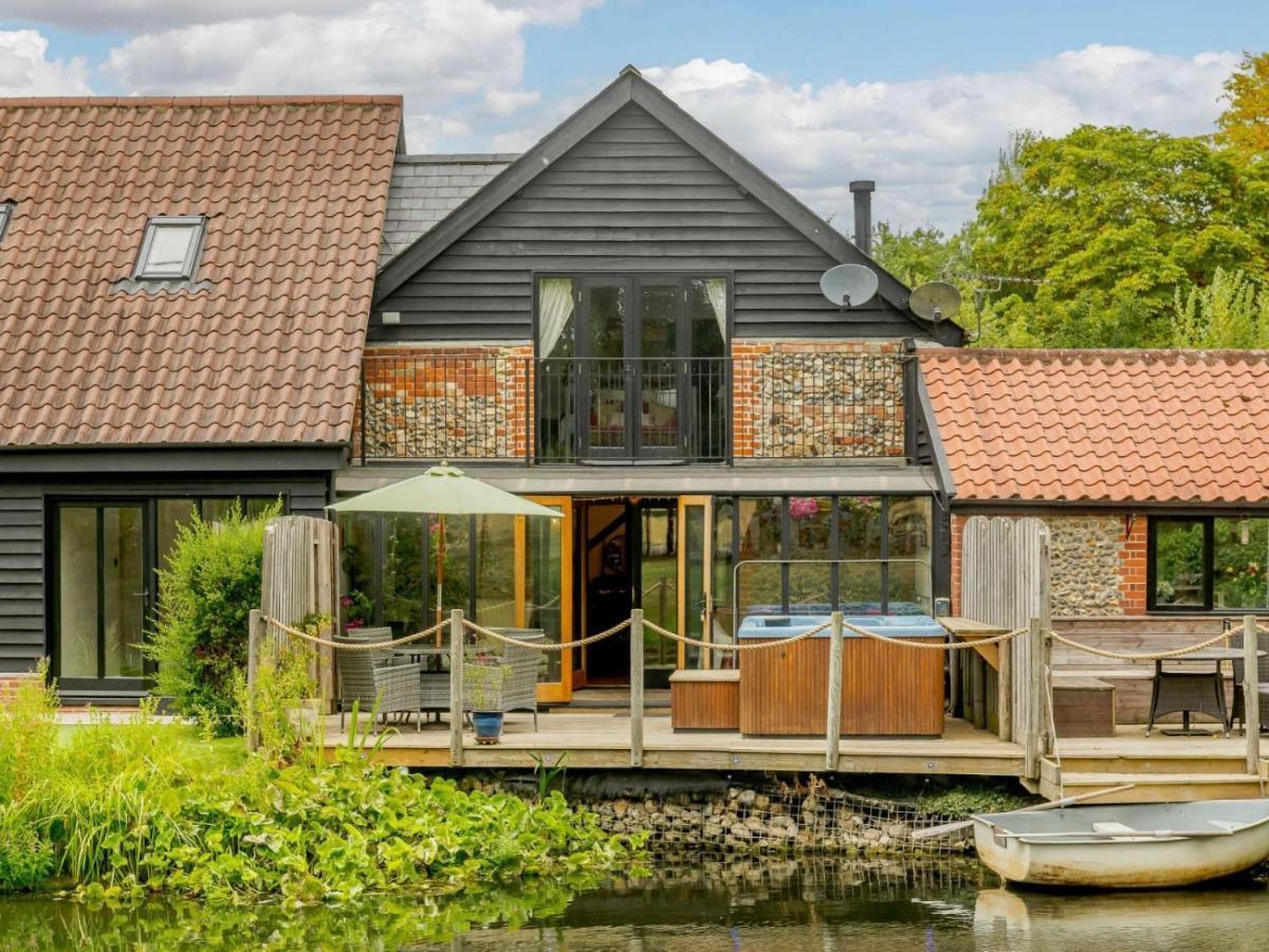 16Th Century Cartlodge With Private Hot Tub Diss Exterior foto